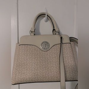 Guess Tote Bag used like new